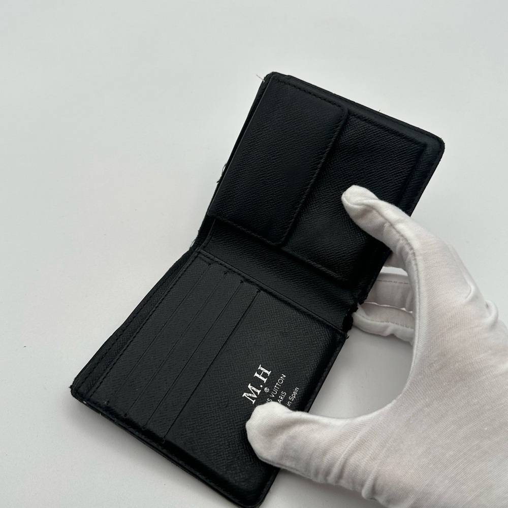 Louis Vuitton Damier Bi fold Wallet - Picture 4 of 8